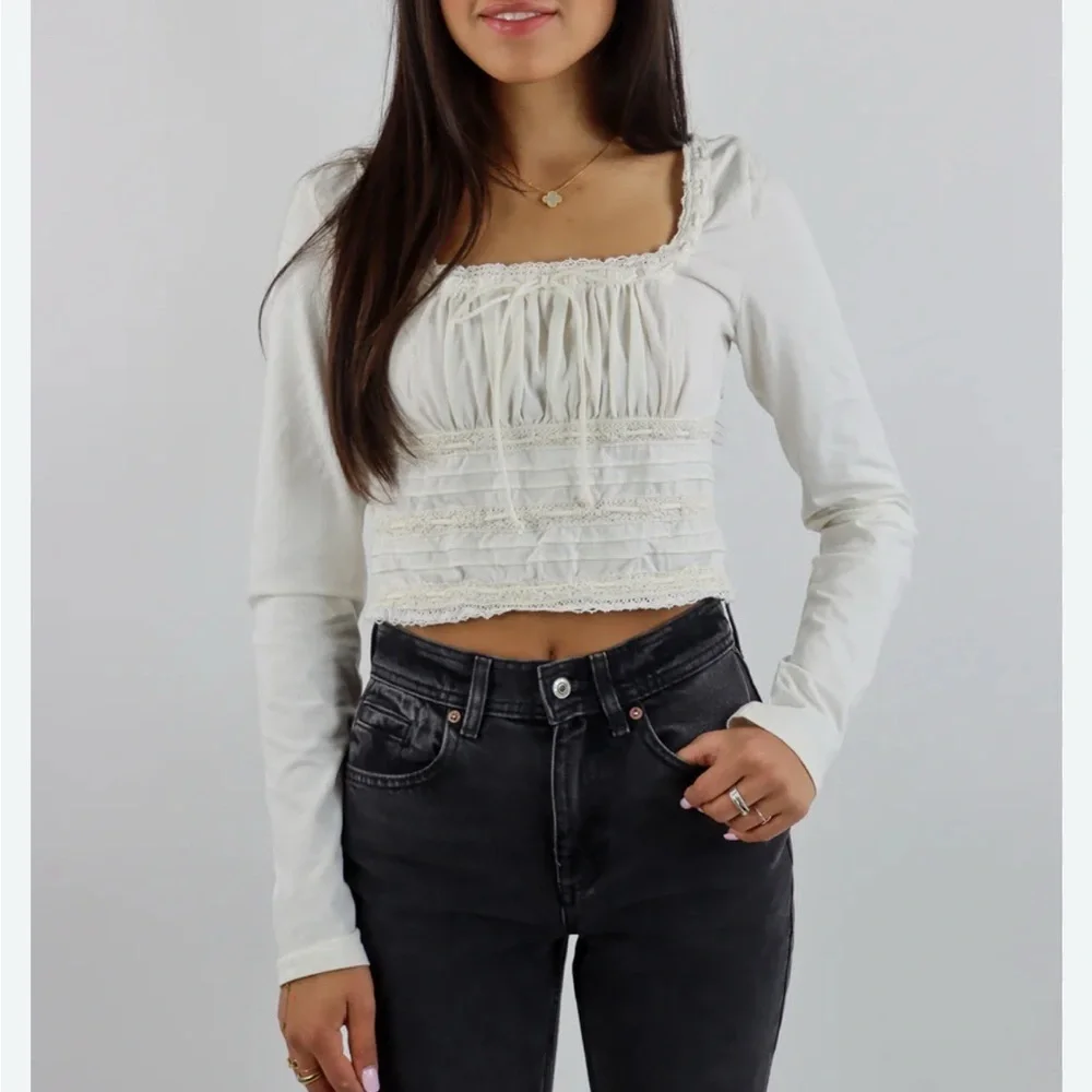 Free People White Boho Peasant Top Lace Trim Long Sleeve Crop Blouse Romantic S